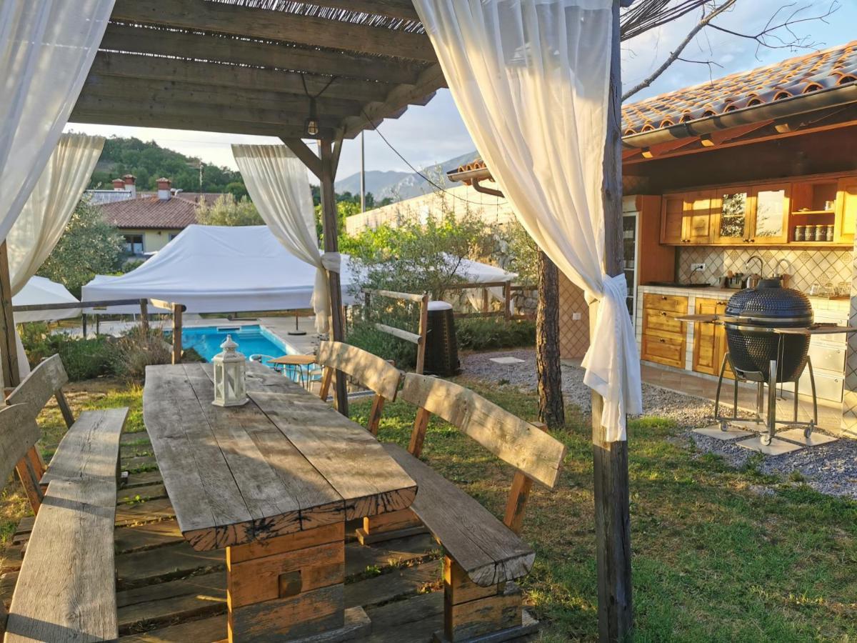 Cebron Family Estate Hotel บรานิก ภายนอก รูปภาพ
