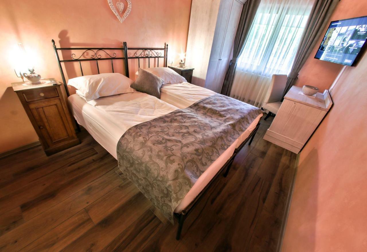 Cebron Family Estate Hotel บรานิก ภายนอก รูปภาพ