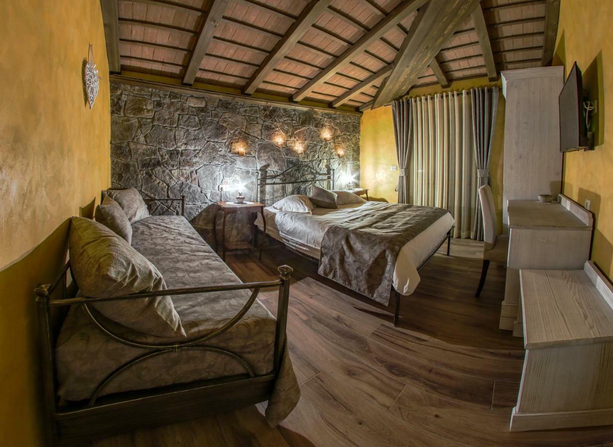 Cebron Family Estate Hotel บรานิก ภายนอก รูปภาพ